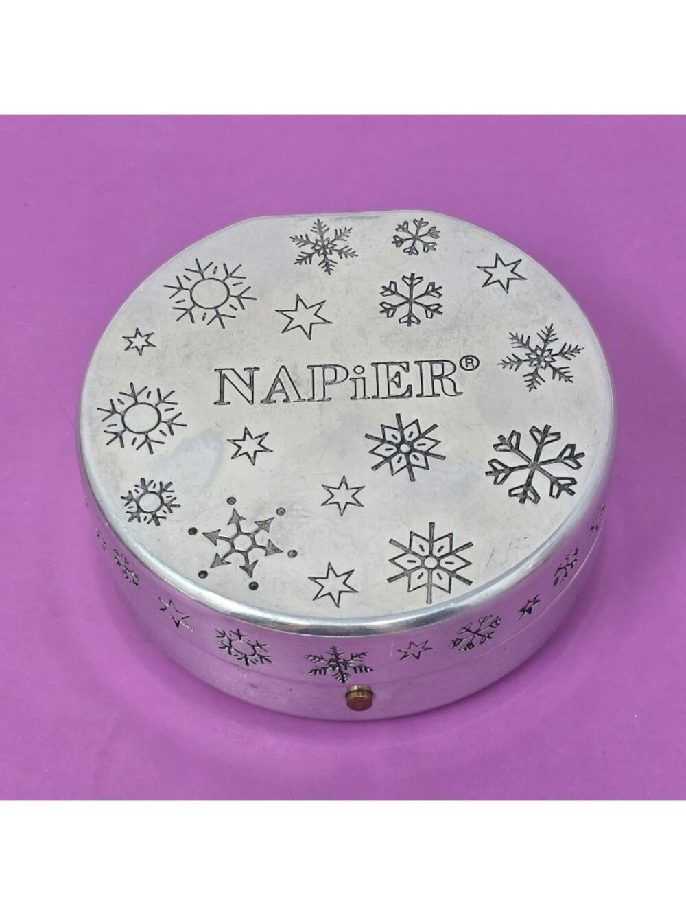 Napier Gold-Tone Teddy Bear Pin Green Eyes Original Snowflake Embossed Tin Box